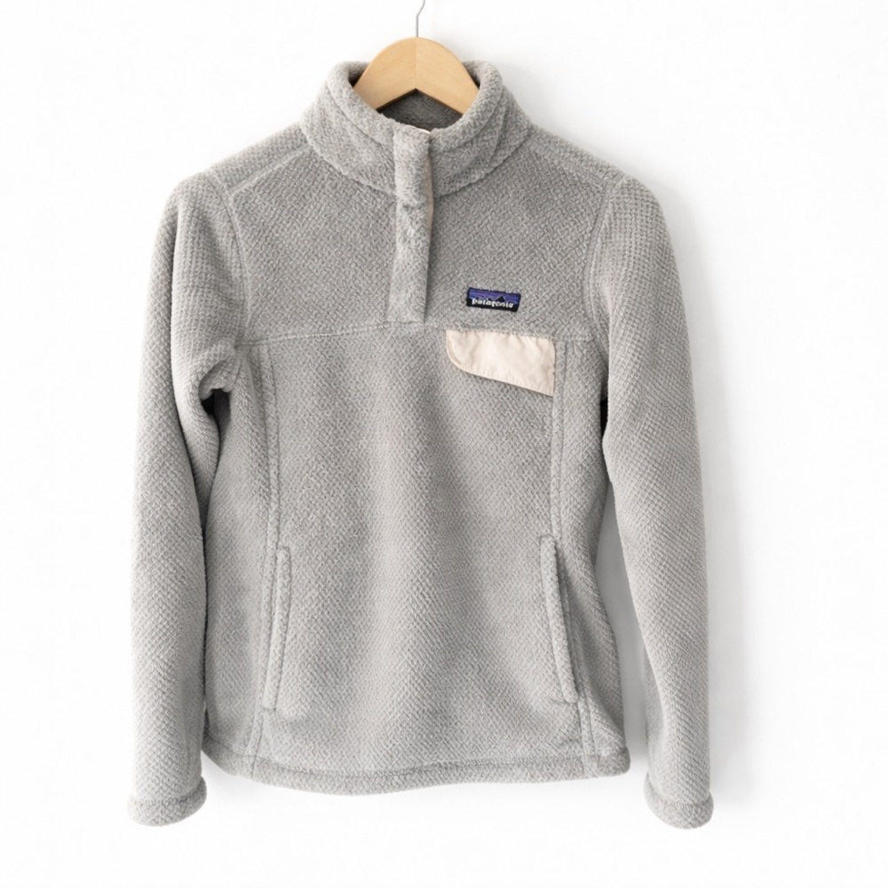Patagonia Light Gray Women's Fleece Pullover with Cream Pocket Accent